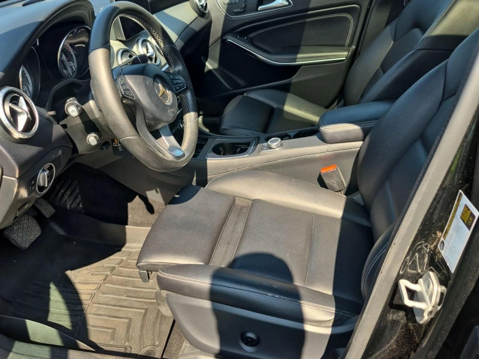 Mercedes-Benz GLA 250 * AвтоКредит * (ЦЕНА ДО БГ), снимка 11 - Автомобили и джипове - 55619344
