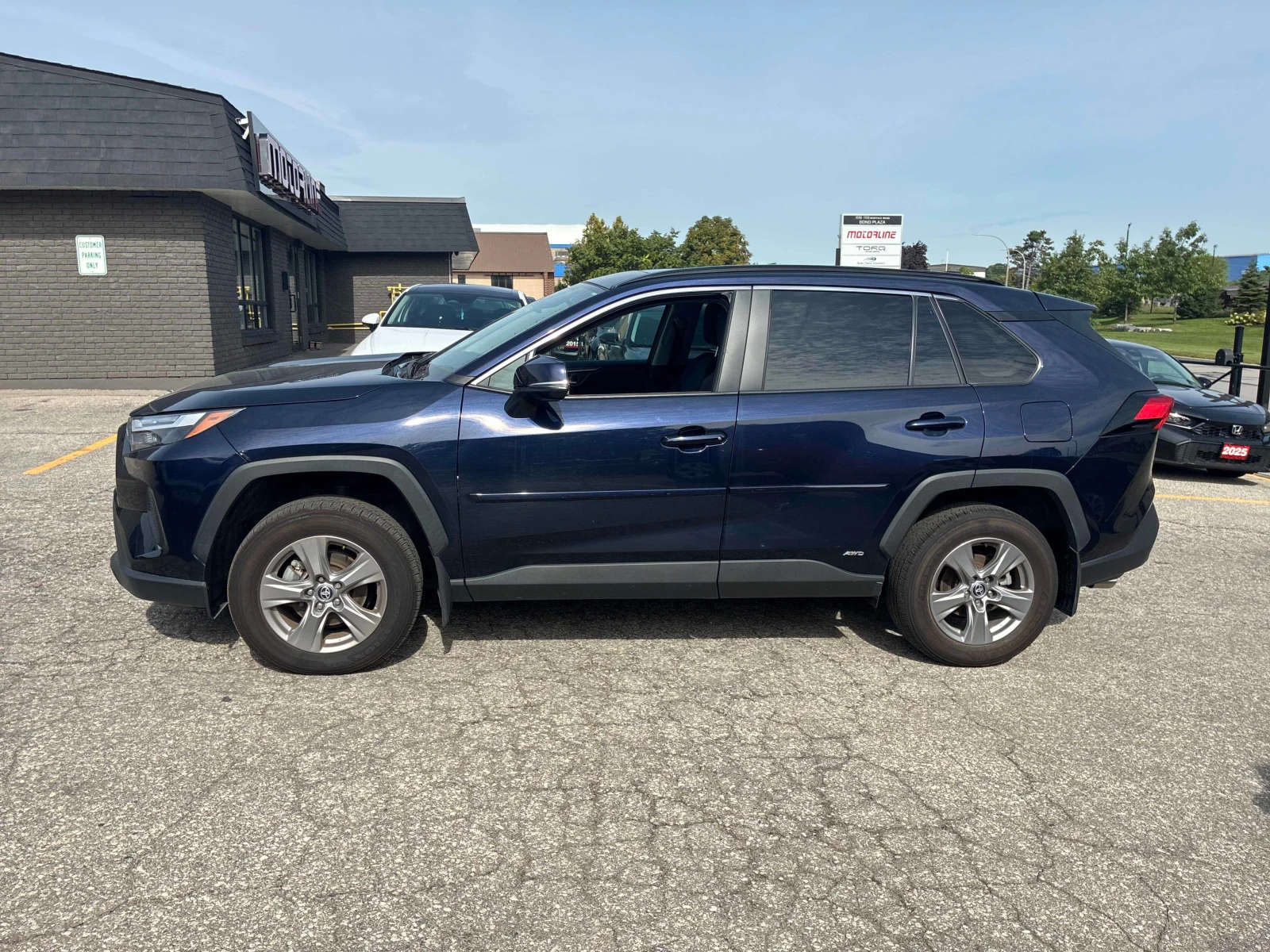 Toyota Rav4 * Hybrid XLE * CARFAX * , снимка 2 - Автомобили и джипове - 56011467
