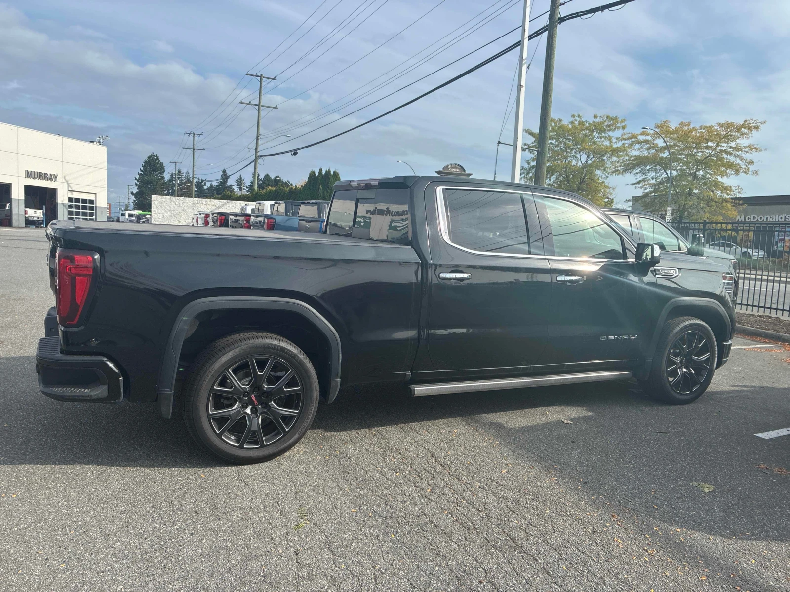 Gmc Sierra DENALI| HUD| 360| ОБДУХ| ПАНО| 2 KЛЮЧА, снимка 3 - Автомобили и джипове - 56067935