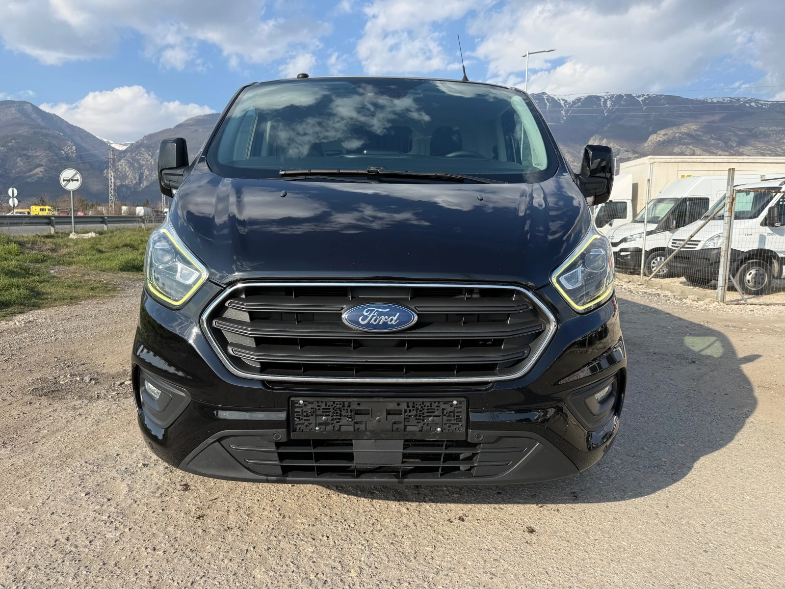 Ford Transit Custom EURO6B 170кс. ВСИЧКИ ЕКСТРИ, снимка 2 - Бусове и автобуси - 53864738