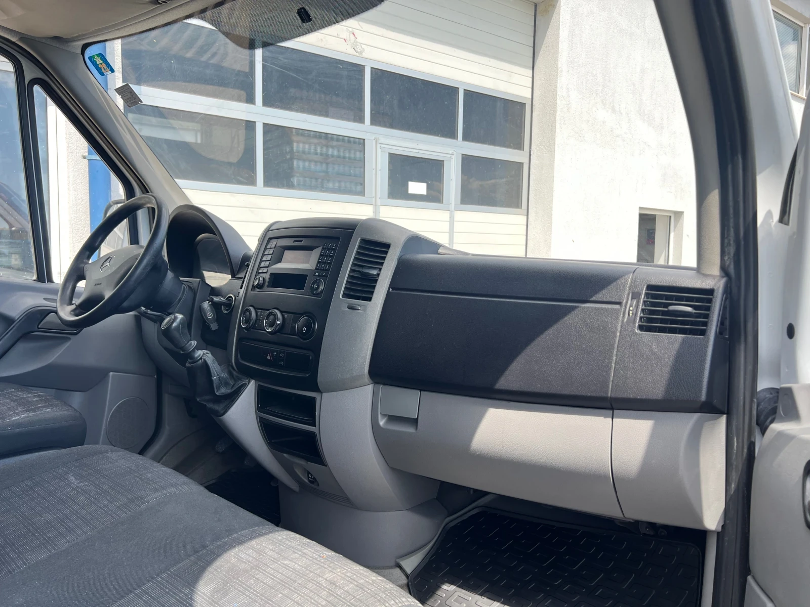 Mercedes-Benz Sprinter 316 160к.с / Климатроник / Макси база, снимка 15 - Бусове и автобуси - 54425634