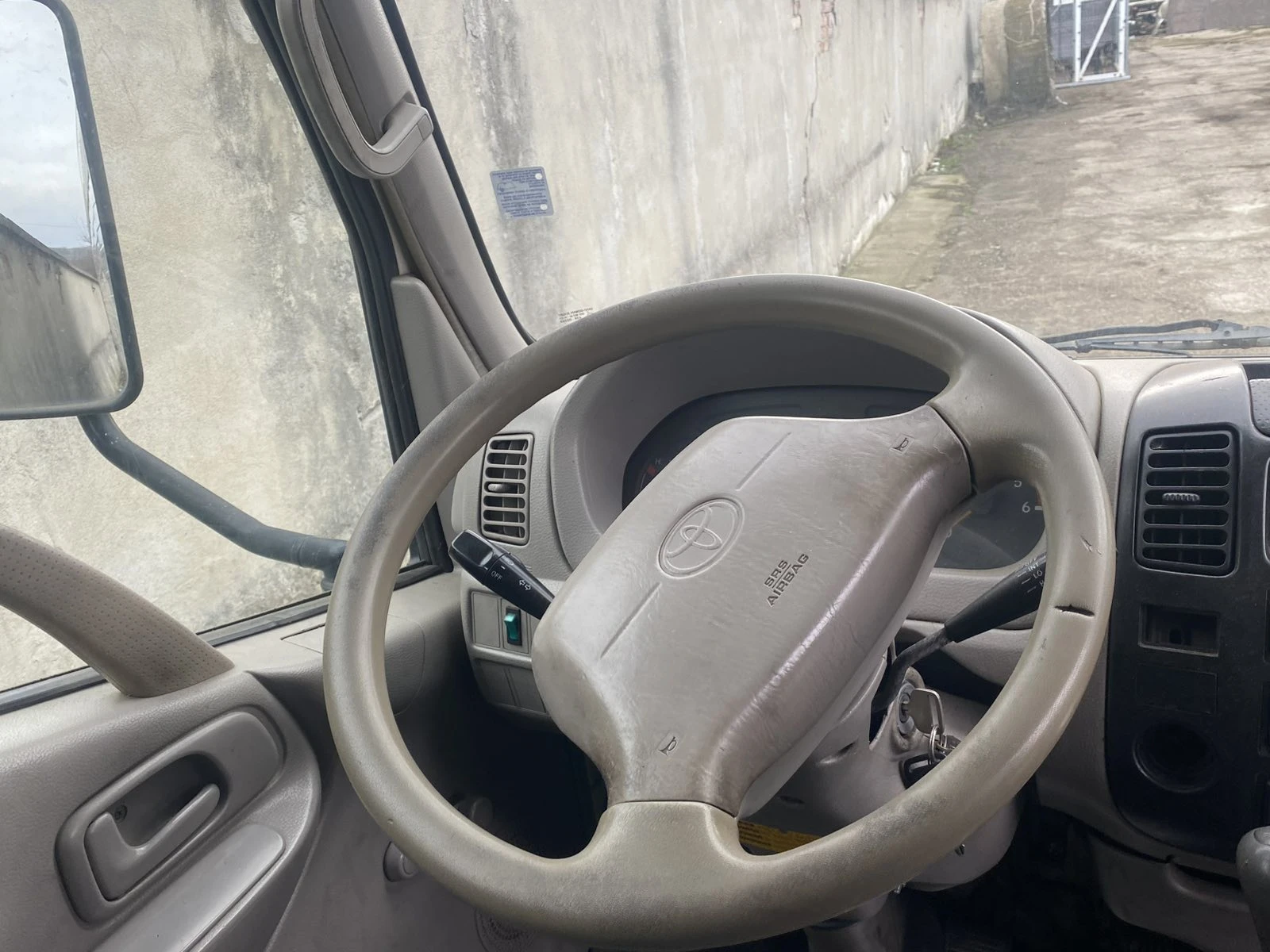 Toyota DYNA Животновоз, снимка 7 - Бусове и автобуси - 55657025