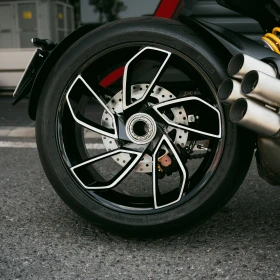 Ducati Diavel V4  | Mobile.bg    10