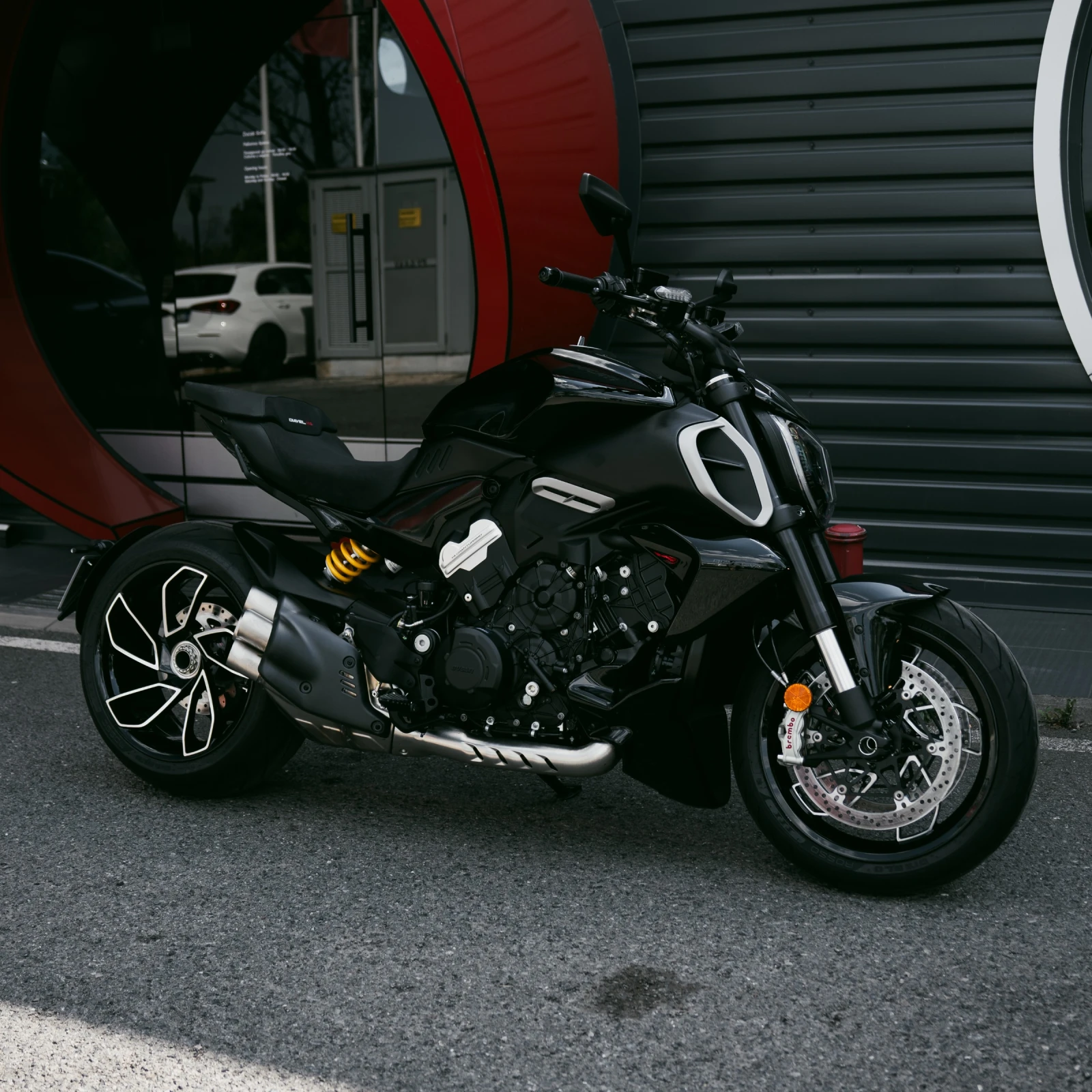 Ducati Diavel V4  - изображение 2