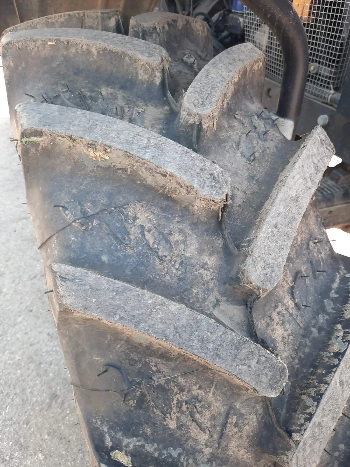 Трактор Беларус 1025.3, снимка 10 - Селскостопанска техника - 53976668