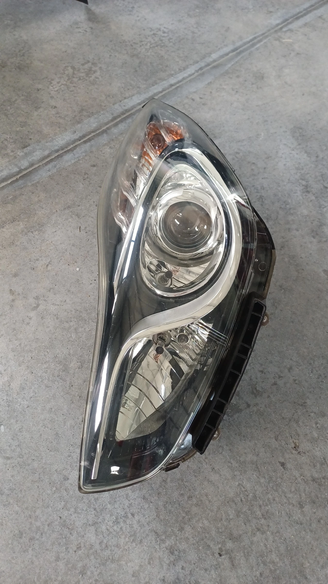 Фар ляв за Hyundai ix20-2016г-200евро