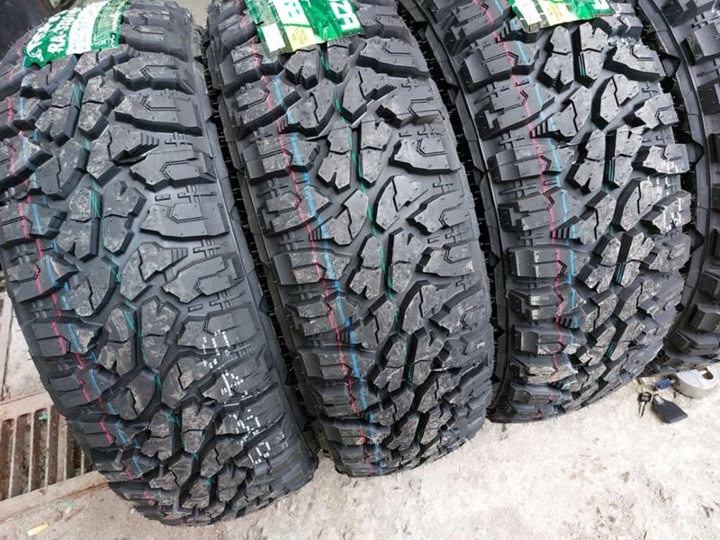 Гуми Всесезонни 235/75R15, снимка 3 - Гуми и джанти - 35846589