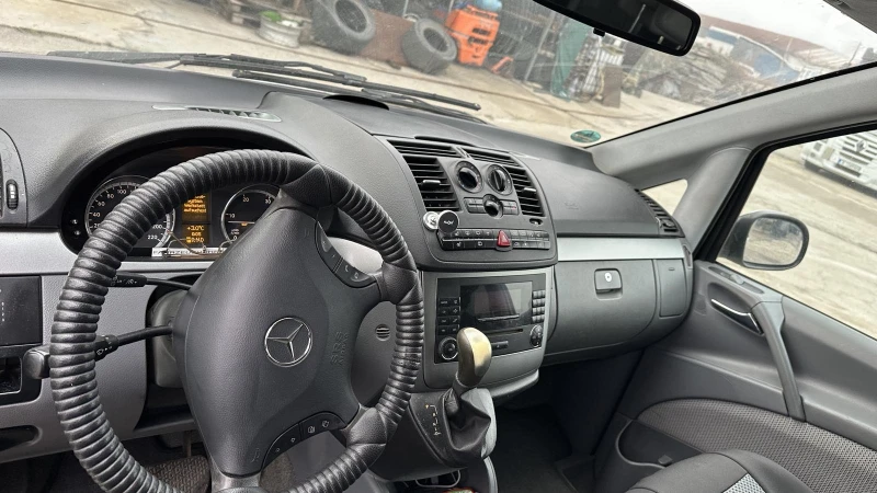 Mercedes-Benz Viano 3.0, снимка 9 - Автомобили и джипове - 48954431