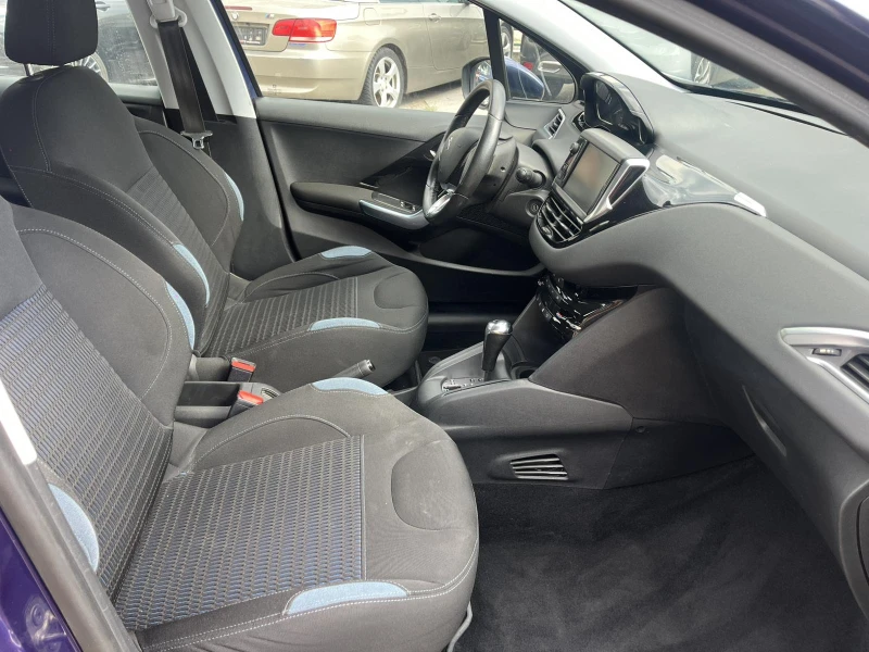 Peugeot 208 1.6 BENZ, снимка 12 - Автомобили и джипове - 51054651