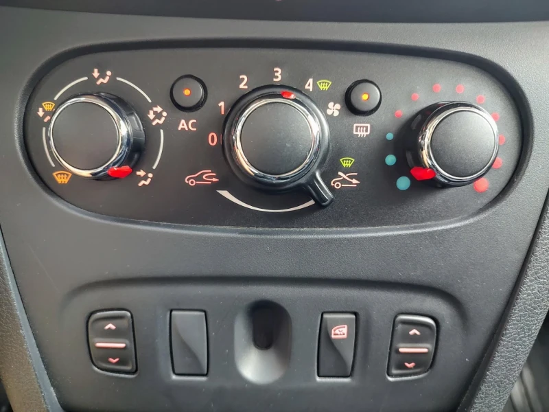 Dacia Logan Lodan II, 1.5 dCi, 90 к.с. 4+ 1 места, снимка 14 - Автомобили и джипове - 53069107