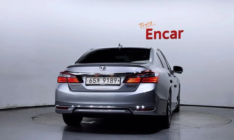 Honda Accord 2.0 Hybrid 9Th, снимка 4 - Автомобили и джипове - 51428199