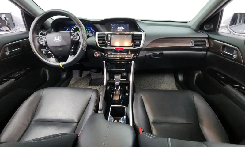 Honda Accord 2.0 Hybrid 9Th, снимка 6 - Автомобили и джипове - 51428199