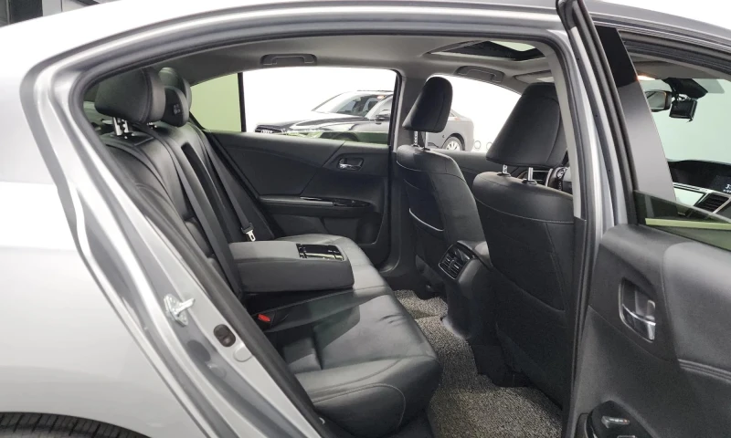 Honda Accord 2.0 Hybrid 9Th, снимка 11 - Автомобили и джипове - 51428199