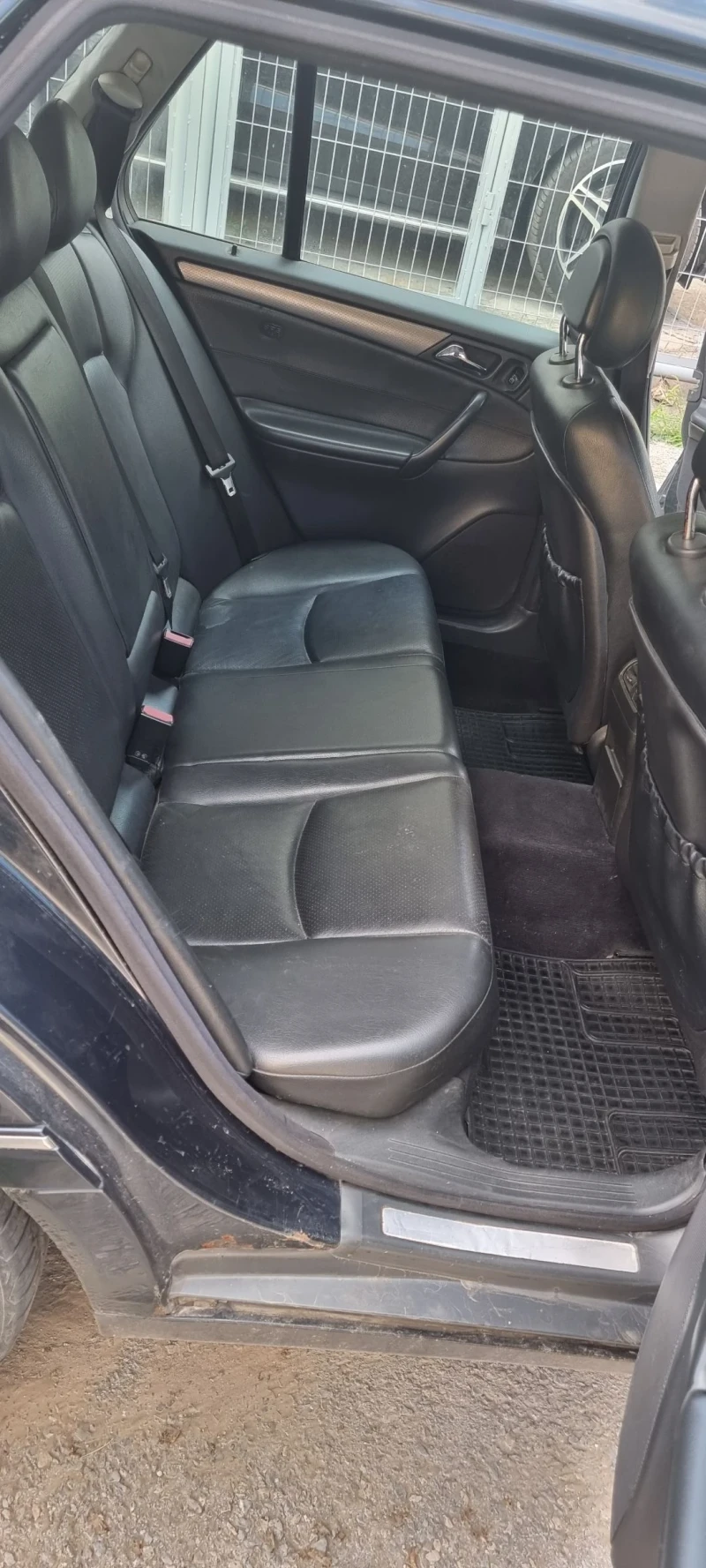 Mercedes-Benz C 220 CDI, снимка 10 - Автомобили и джипове - 51973999