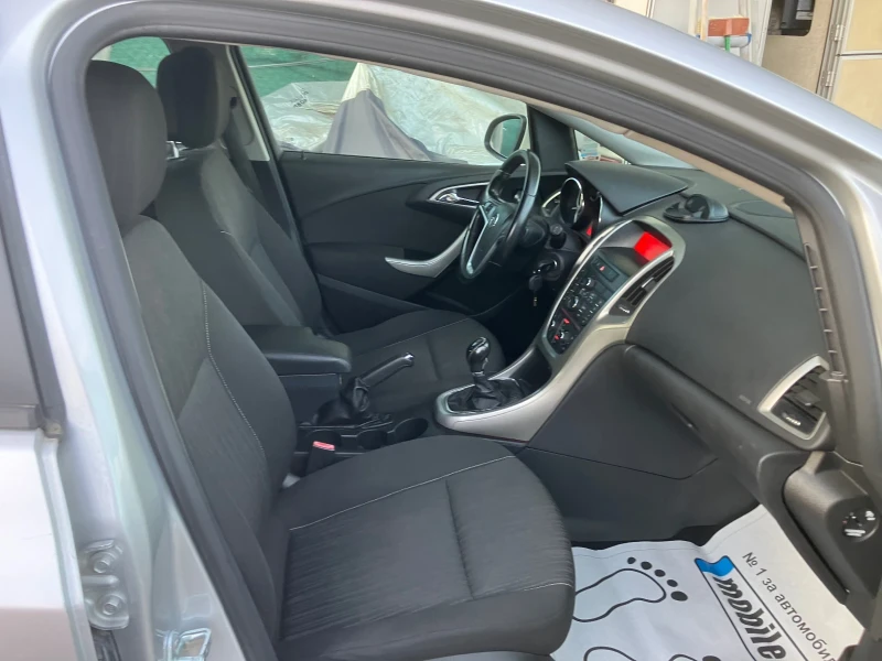 Opel Astra 1.7CDTI-110k.c, снимка 12 - Автомобили и джипове - 52239408