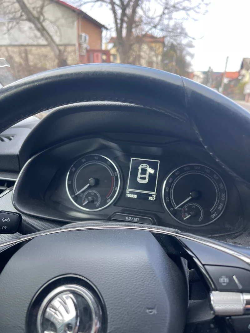 Skoda Scala G-TEC-каско, снимка 6 - Автомобили и джипове - 52605514