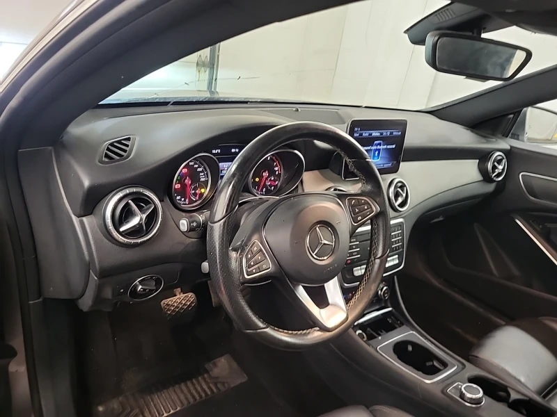 Mercedes-Benz CLA 250 * AMG* 4MATIC* CARFAX* АВТО КРЕДИТ* , снимка 12 - Автомобили и джипове - 53370861