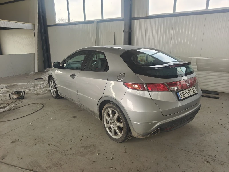 Honda Civic 1.8i, снимка 2 - Автомобили и джипове - 53457497