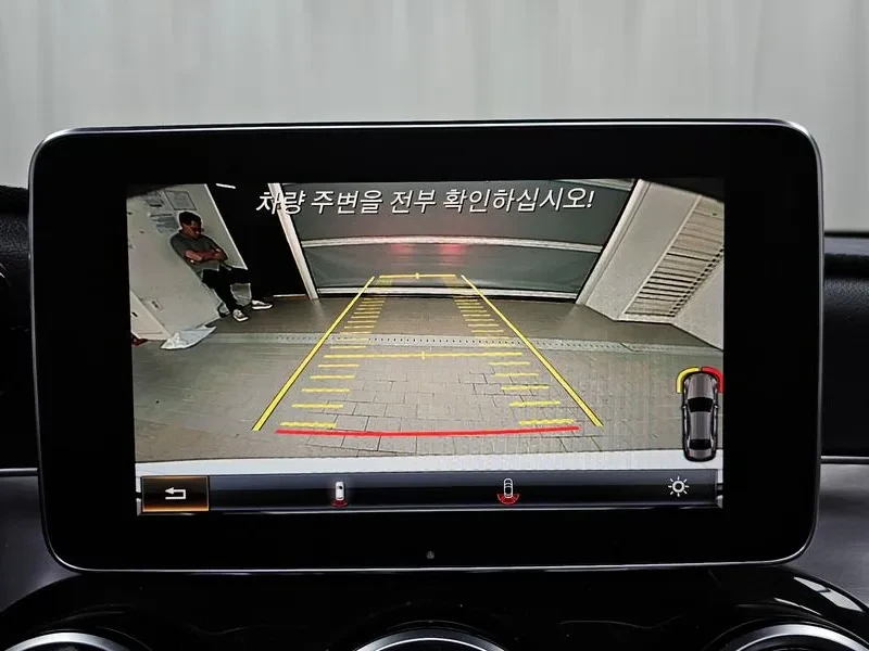 Mercedes-Benz C 180, снимка 16 - Автомобили и джипове - 52823010