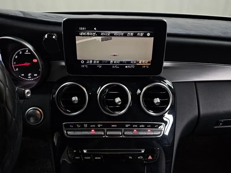 Mercedes-Benz C 180, снимка 15 - Автомобили и джипове - 52823010