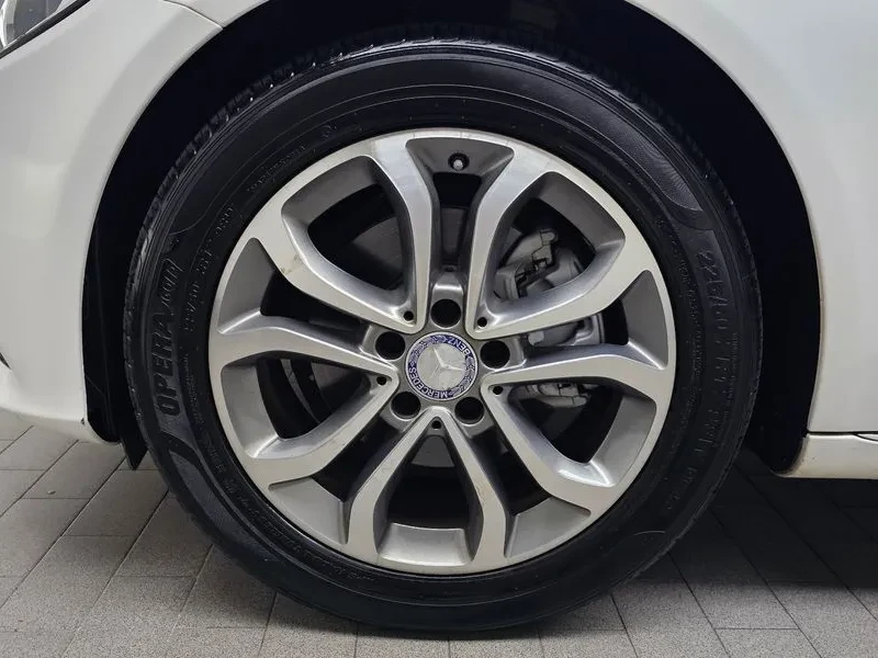 Mercedes-Benz C 180  - изображение 5