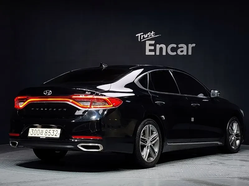 Hyundai Grandeur 3.0 Premium, снимка 2 - Автомобили и джипове - 55643474
