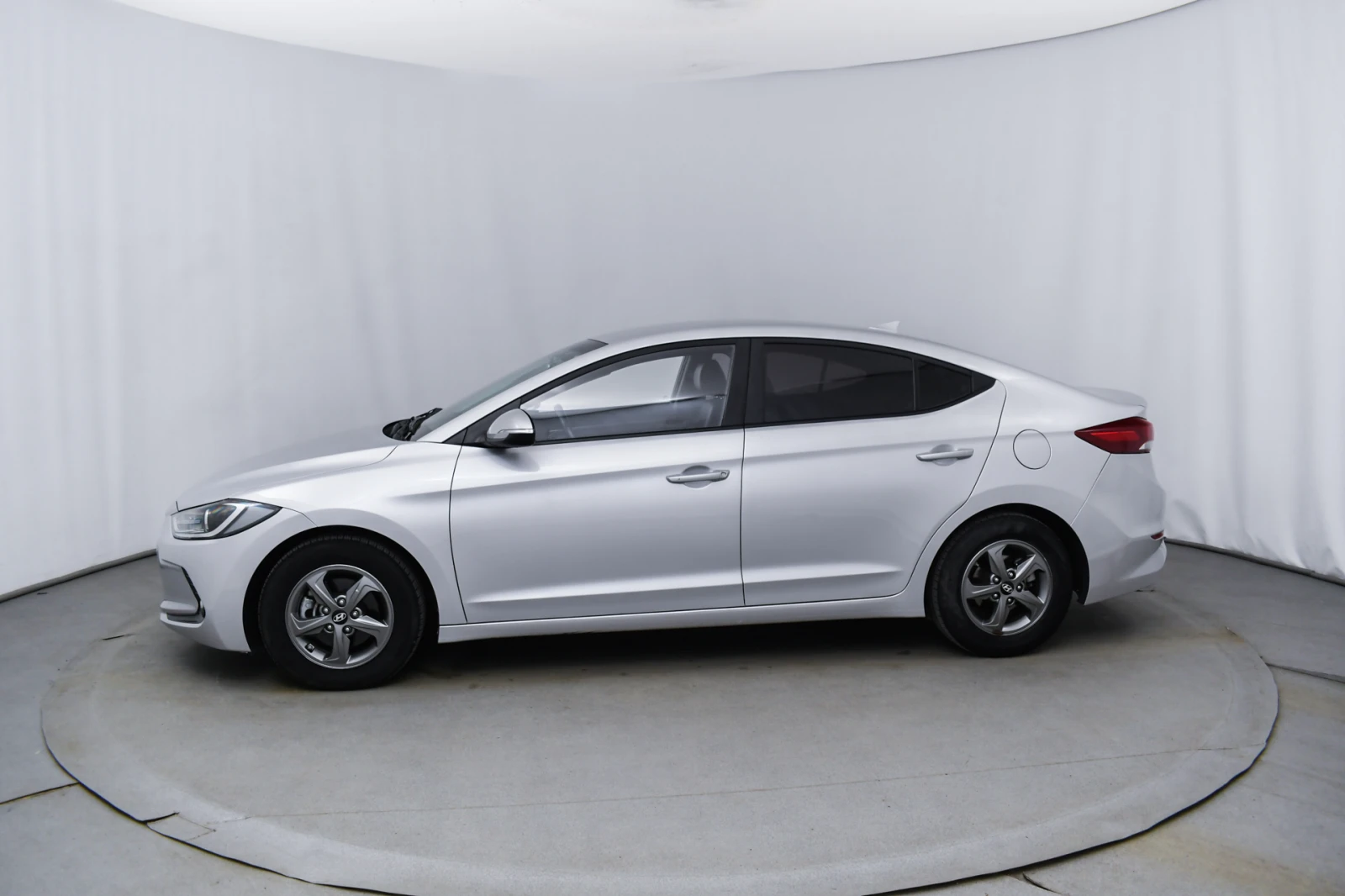 Hyundai Elantra 1.6 LPI - изображение 5