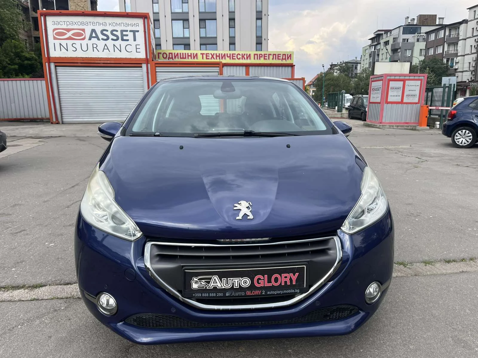 Peugeot 208 1.6 BENZ - изображение 2