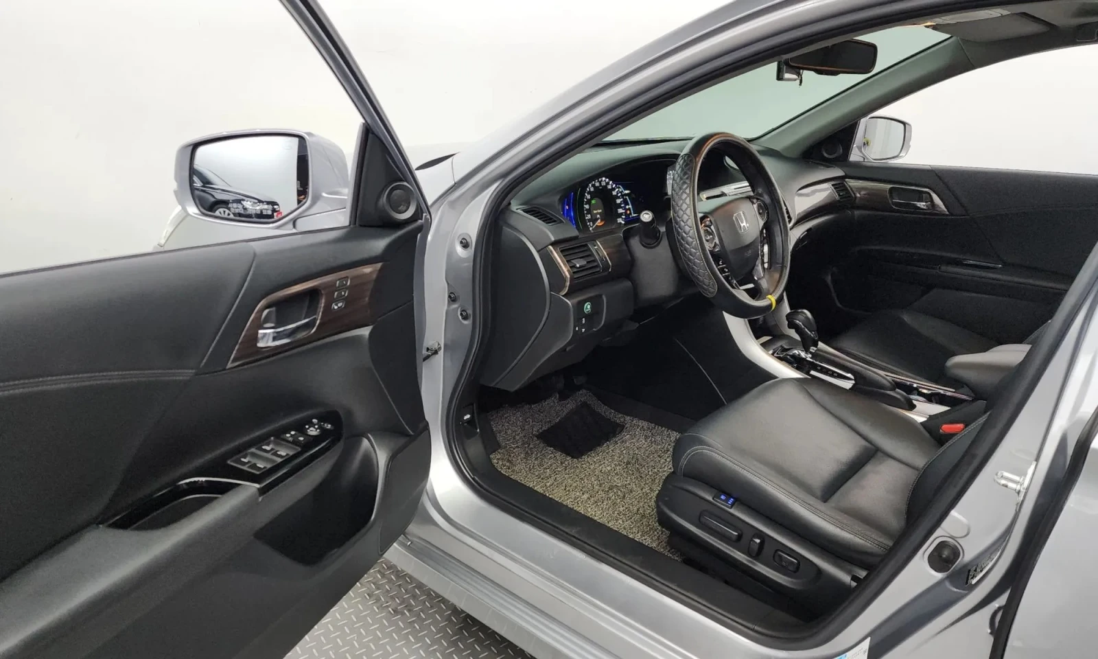 Honda Accord 2.0 Hybrid 9Th - изображение 9