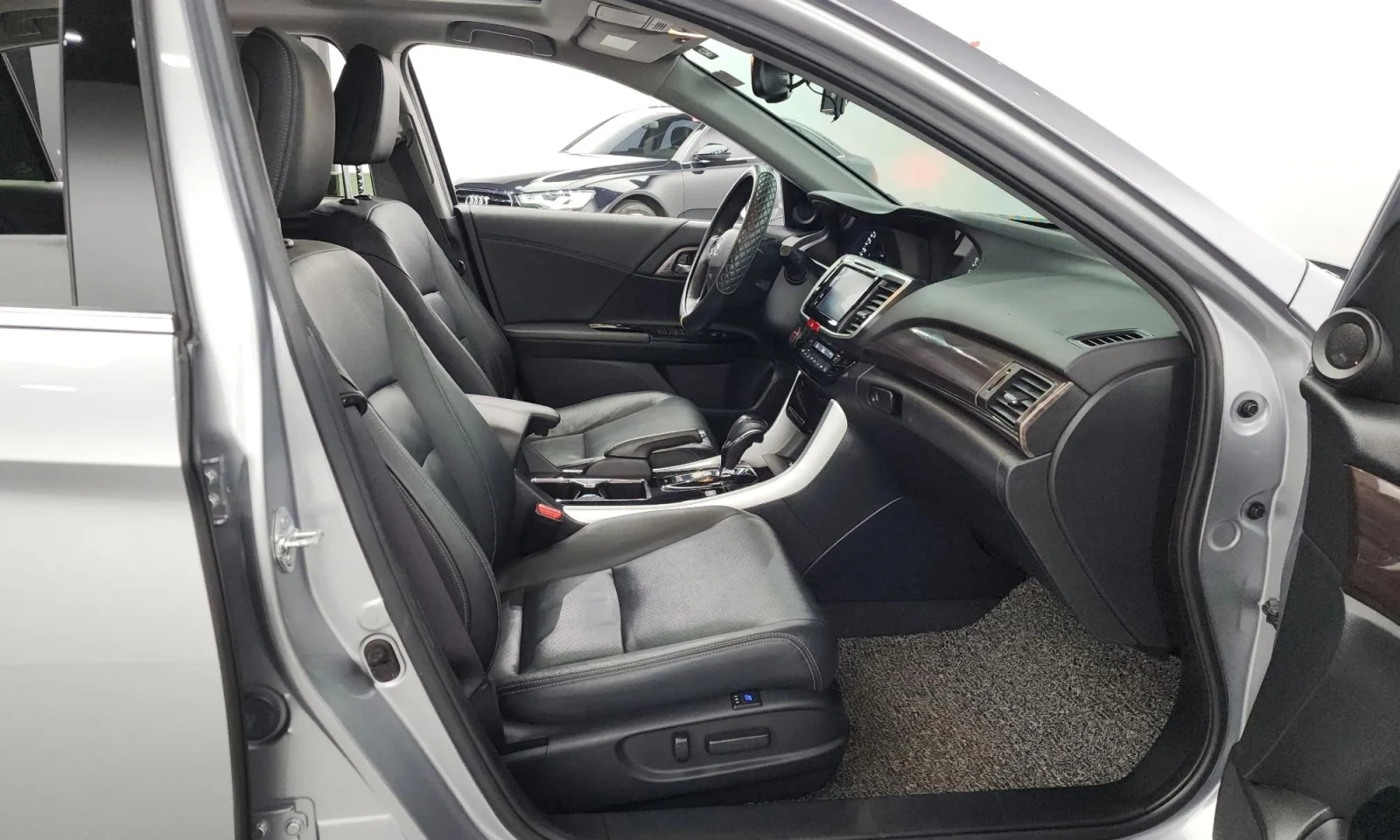 Honda Accord 2.0 Hybrid 9Th - изображение 10