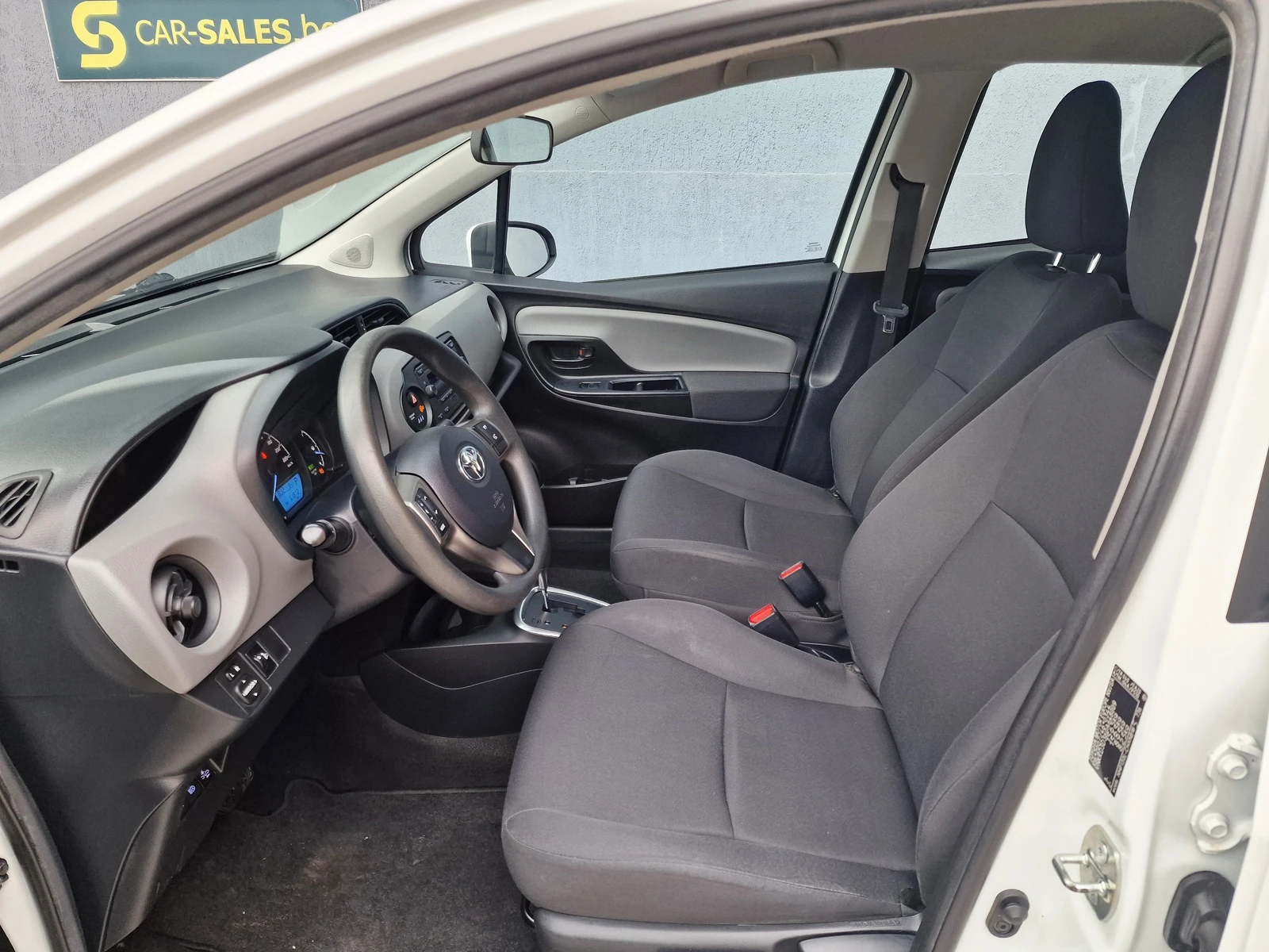 Toyota Yaris 1.5 Hybrid 1.5  | Mobile.bg � ����������� 11