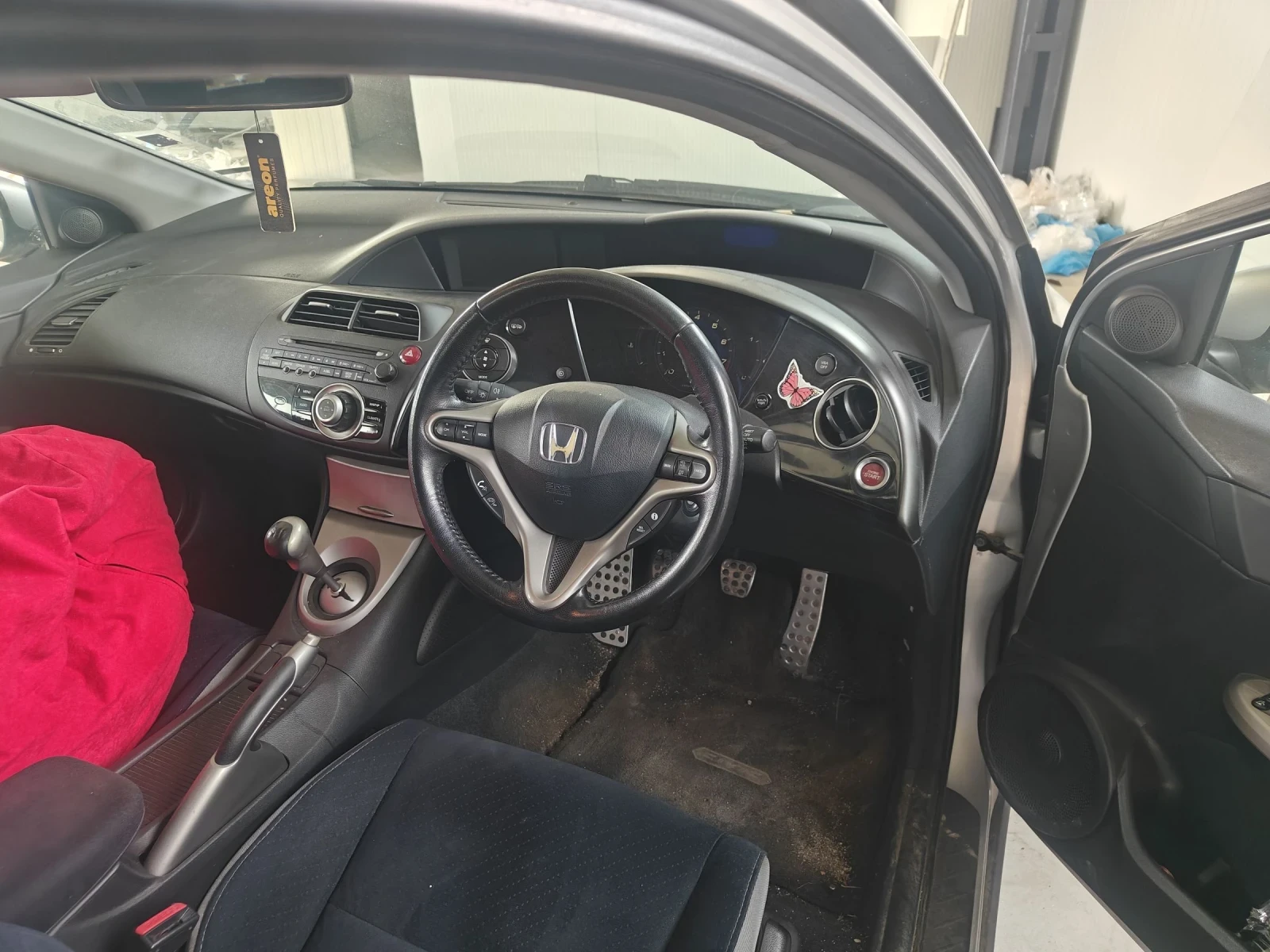 Honda Civic 1.8i, снимка 4 - Автомобили и джипове - 53457497