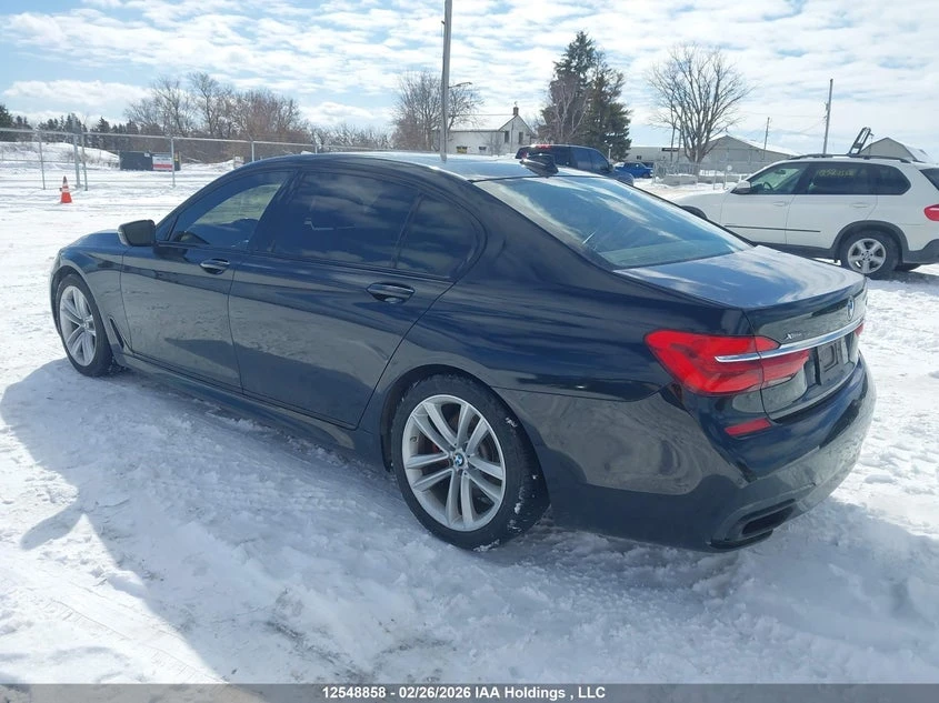 BMW 750 Long* TV* Bowers & Wilkins, снимка 6 - Автомобили и джипове - 53825654