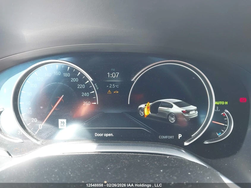 BMW 750 Long* TV* Bowers & Wilkins, снимка 10 - Автомобили и джипове - 53825654