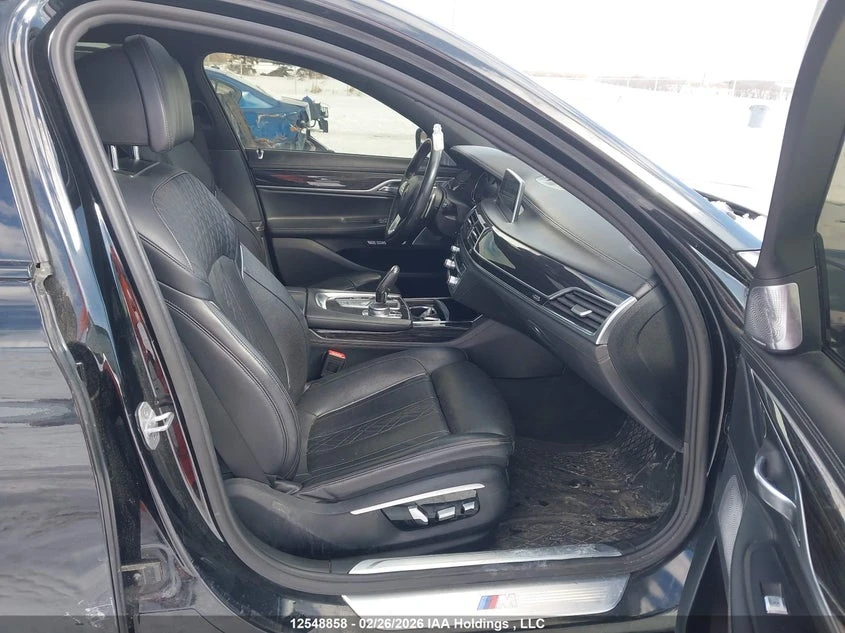 BMW 750 Long* TV* Bowers & Wilkins, снимка 7 - Автомобили и джипове - 53825654