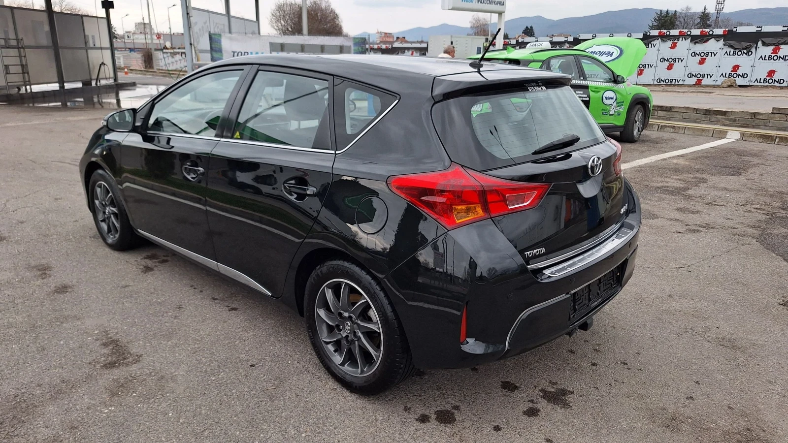 Toyota Auris 1.6-132��. ����-�������-������ | Mobile.bg � ����������� 3