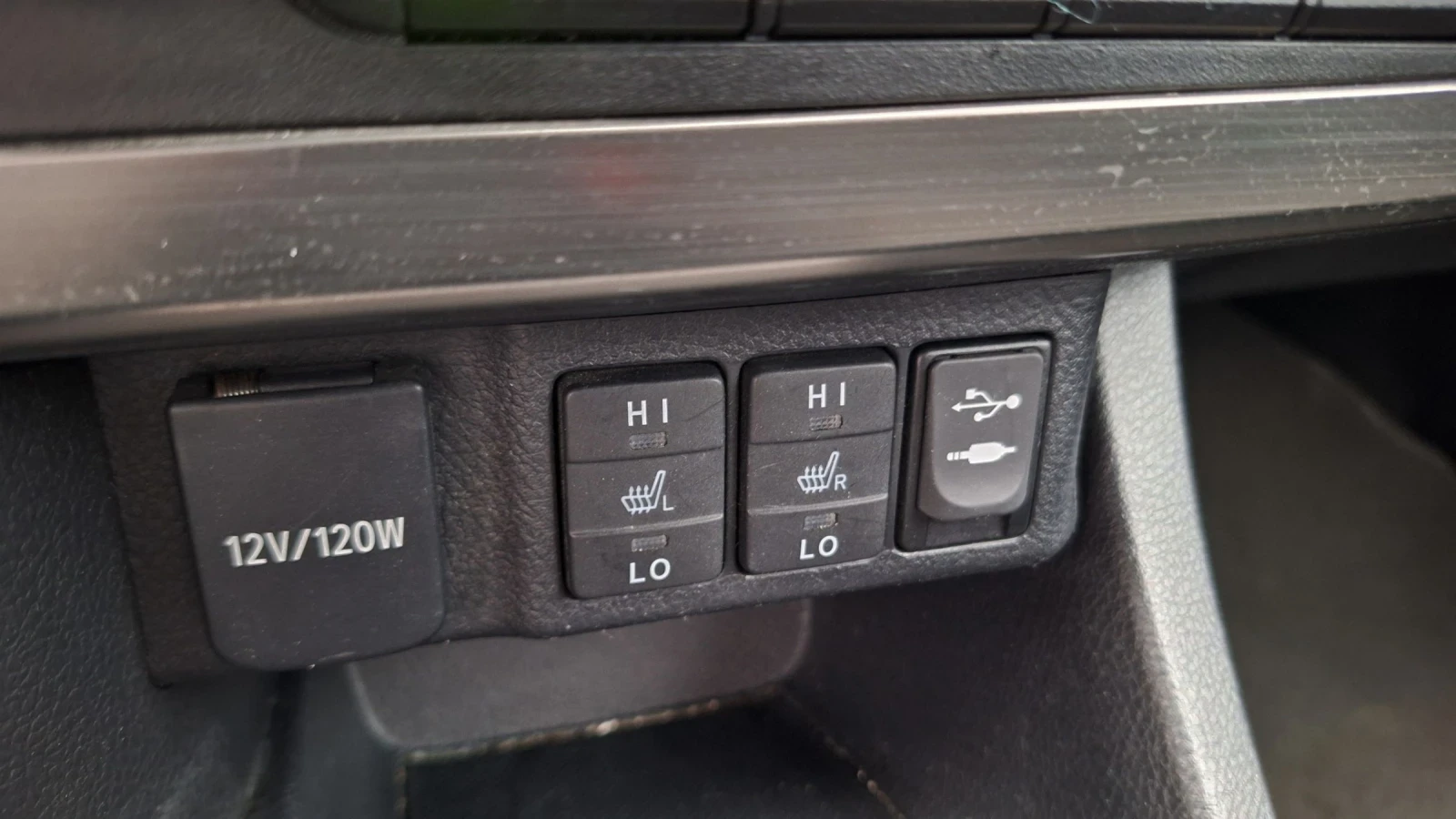 Toyota Auris 1.6 НАВИ-ПОДГРЕВ, снимка 9 - Автомобили и джипове - 53892901