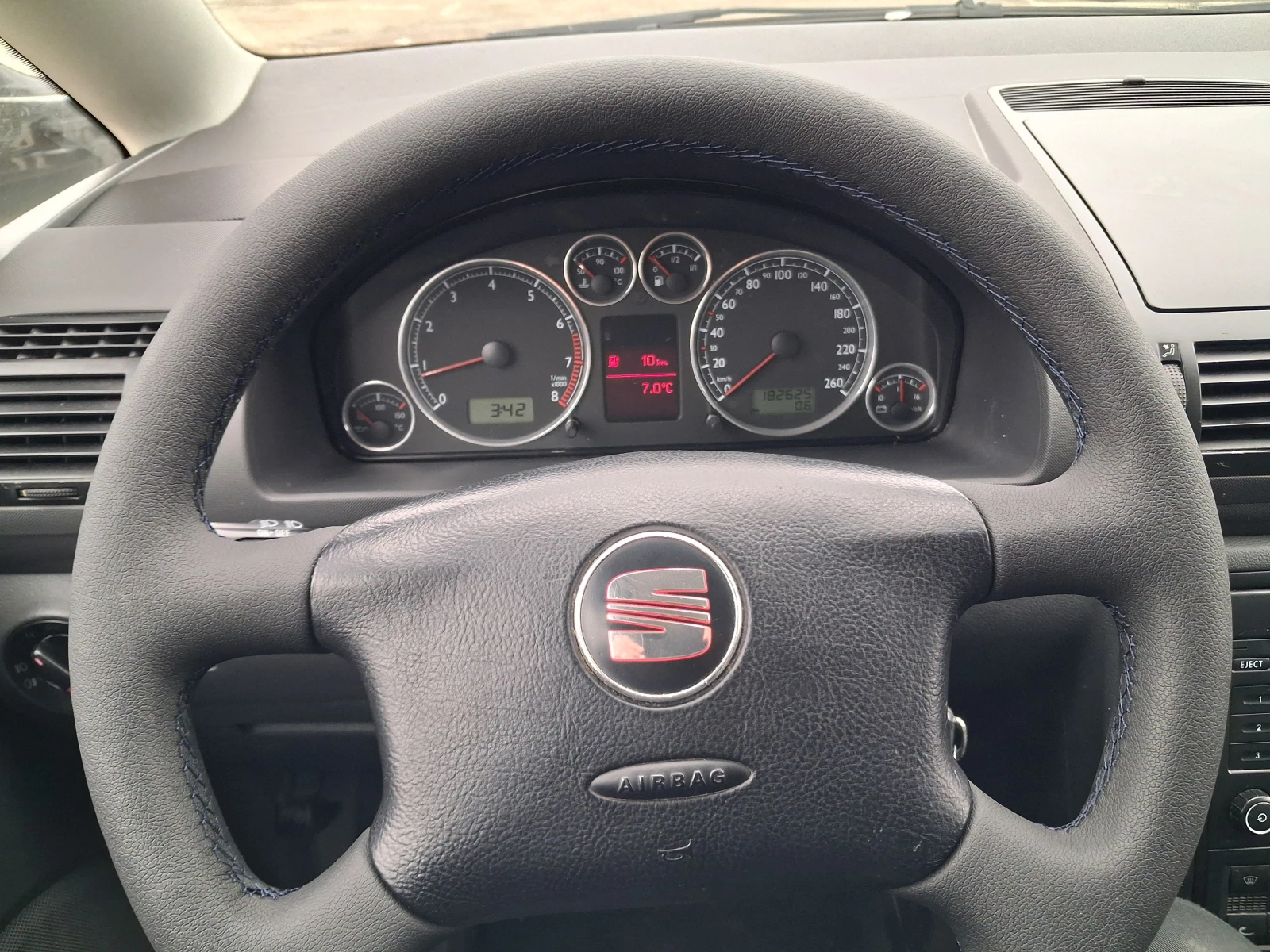 Seat Alhambra 1.8Т* ХОЛАНДИЯ* 7-МЕСТЕН, снимка 10 - Автомобили и джипове - 53918392