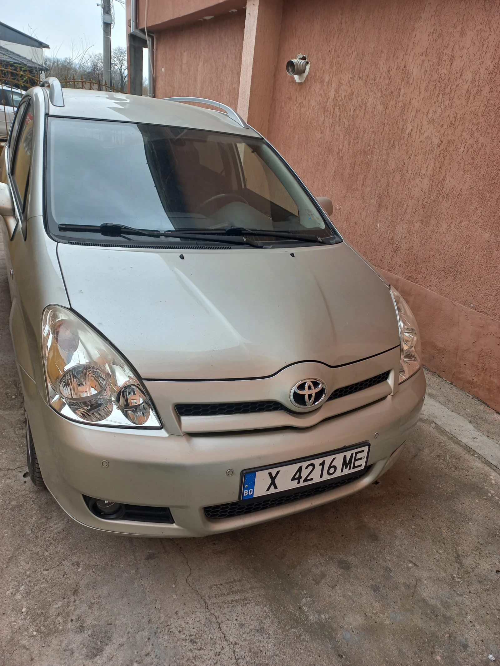 Toyota Corolla verso, снимка 2 - Автомобили и джипове - 53923374