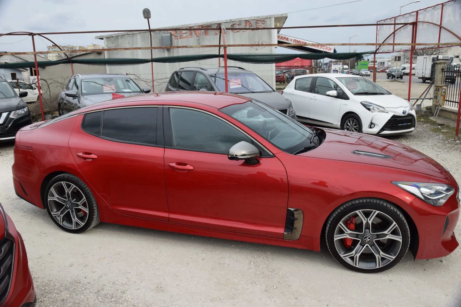 Kia Stinger 2.0 i turbo, снимка 8 - Автомобили и джипове - 53945702