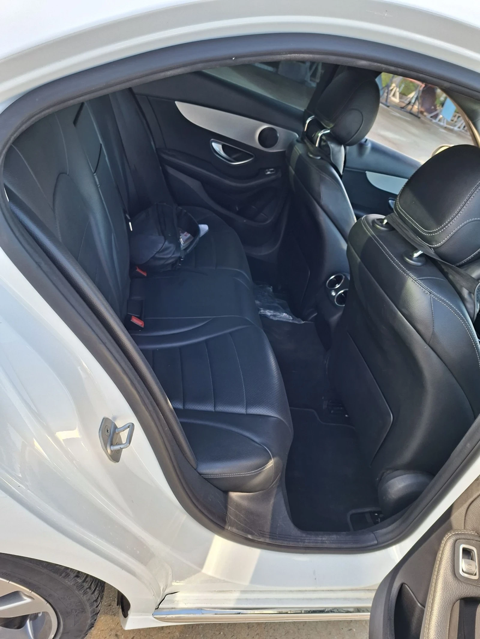 Mercedes-Benz C 300 Амг пакет, снимка 9 - Автомобили и джипове - 54070696