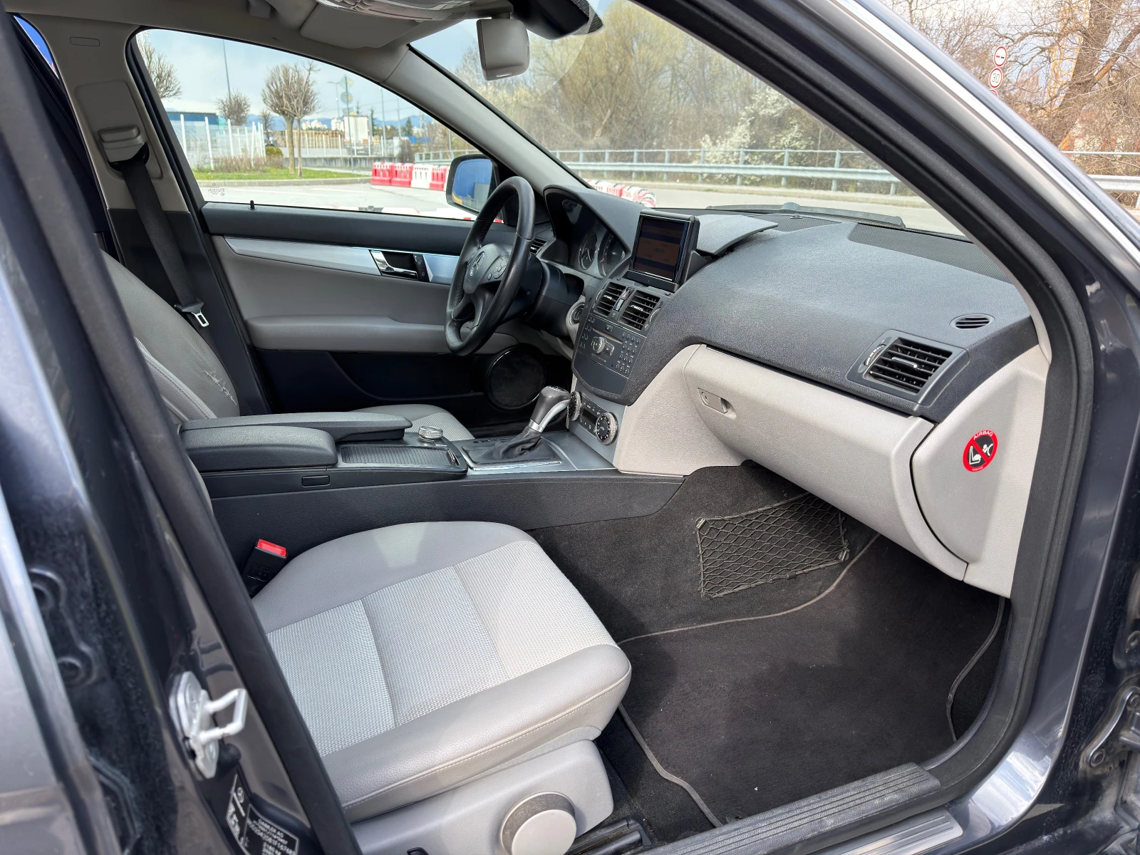 Mercedes-Benz C 220 D-AVANTGARDE-NAVI-OM 646, снимка 11 - Автомобили и джипове - 54150393