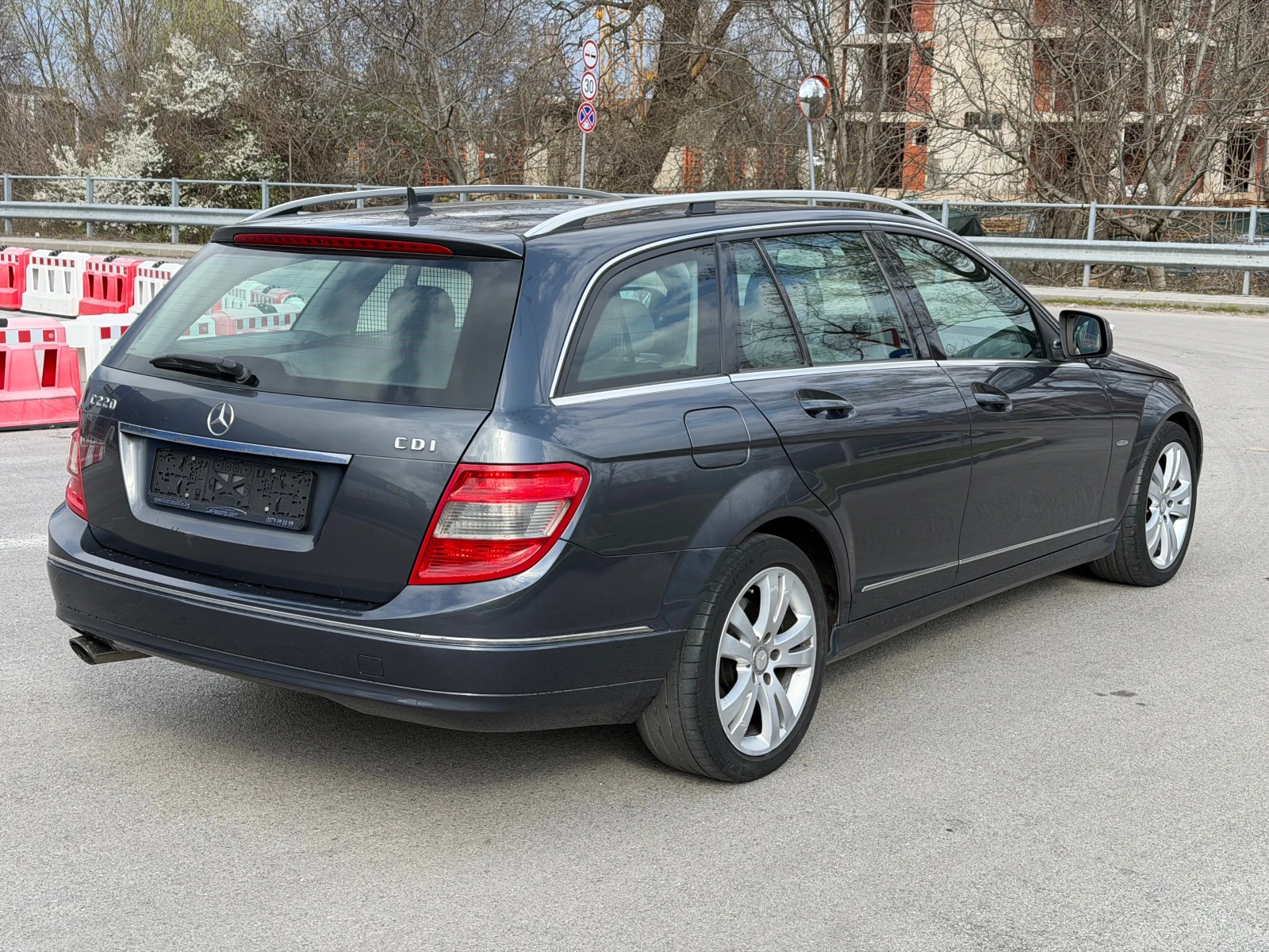 Mercedes-Benz C 220 D-AVANTGARDE-NAVI-OM 646, снимка 4 - Автомобили и джипове - 54150393