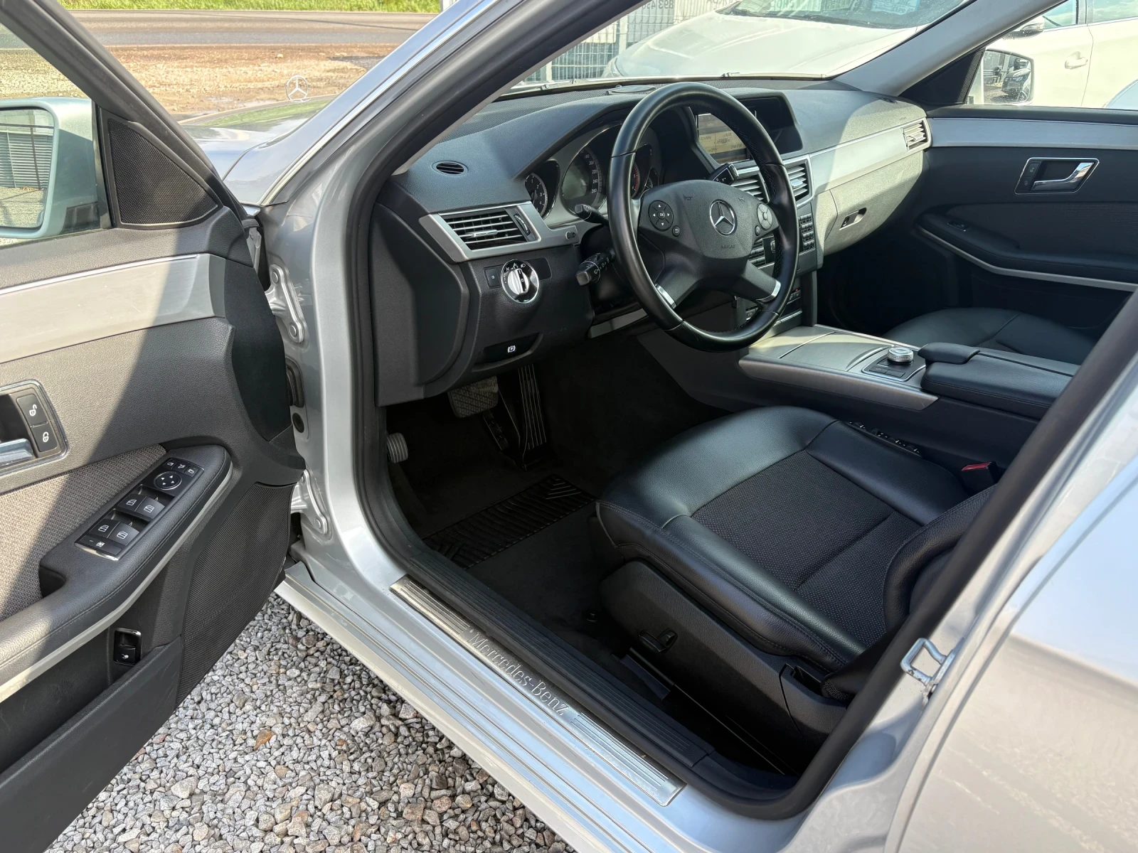 Mercedes-Benz E 350 E350-CDI-4MATIC-AVANTGARDE, снимка 14 - Автомобили и джипове - 54280469