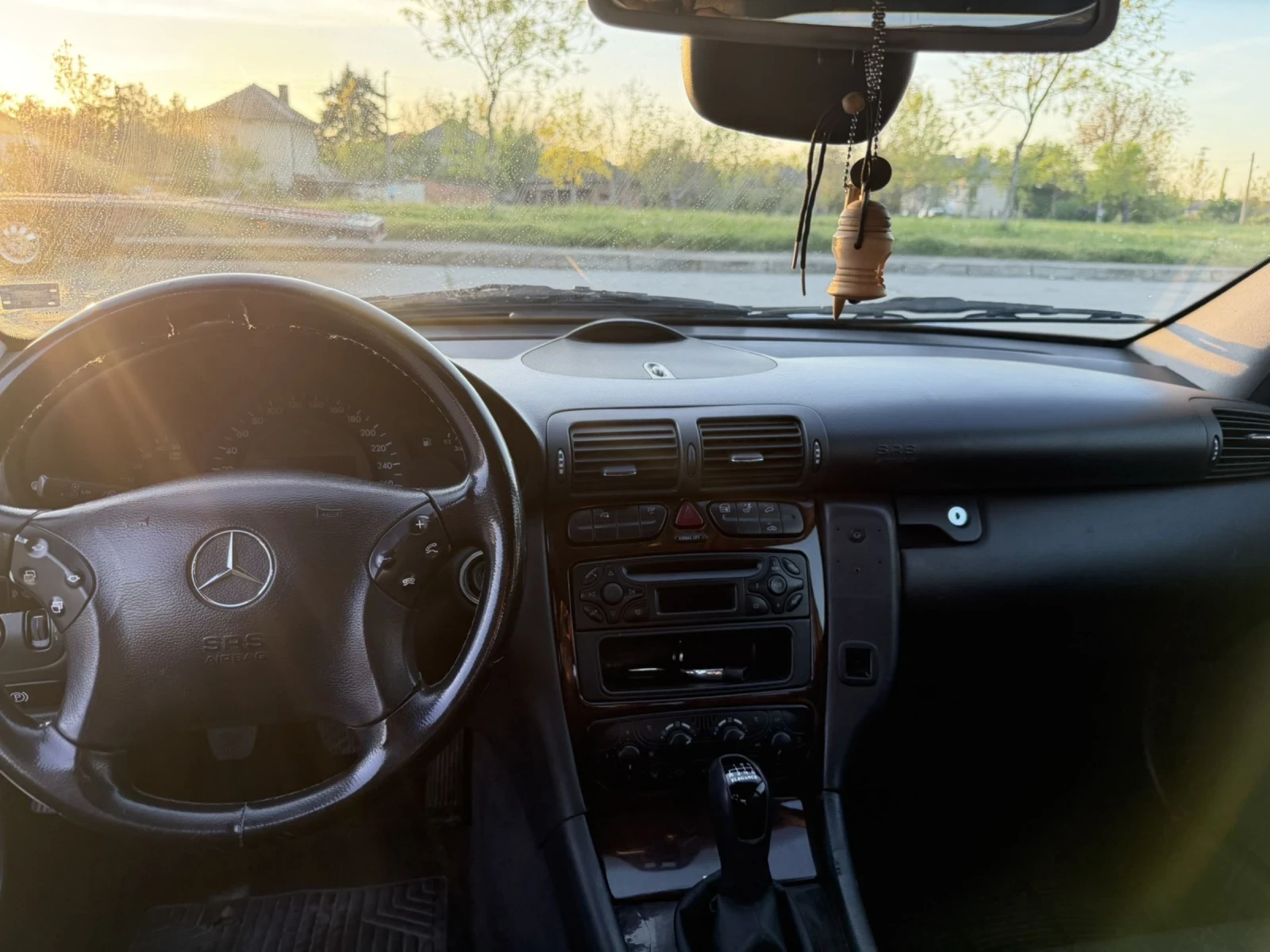 Mercedes-Benz C 220, снимка 11 - Автомобили и джипове - 54338142