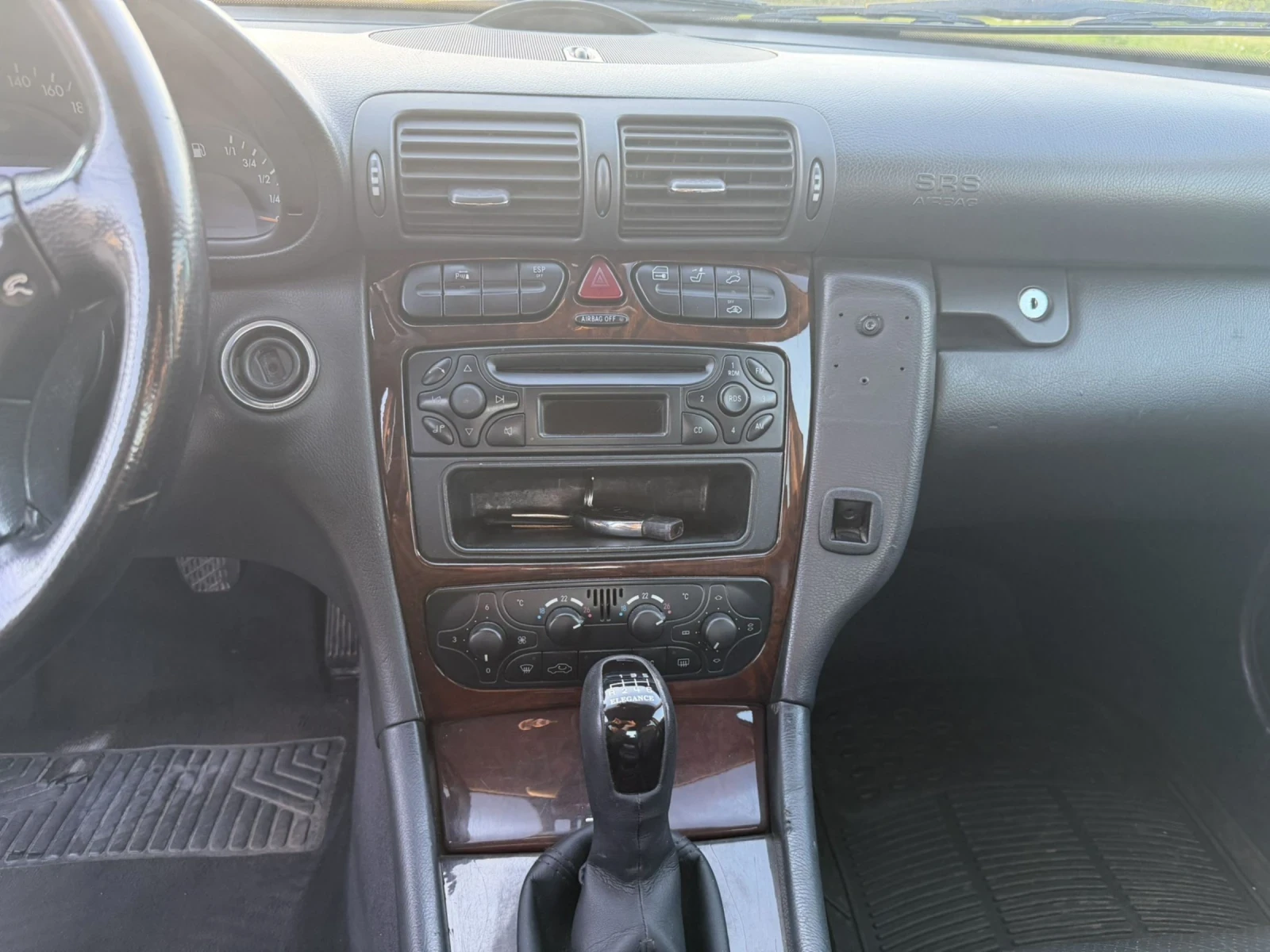 Mercedes-Benz C 220, снимка 12 - Автомобили и джипове - 54338142