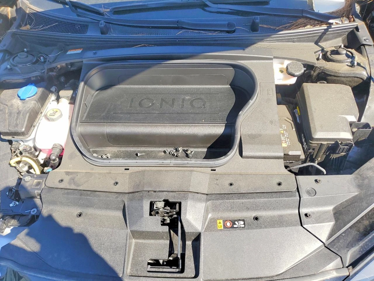 Hyundai Ioniq 6 Limited AWD, снимка 11 - Автомобили и джипове - 54480274