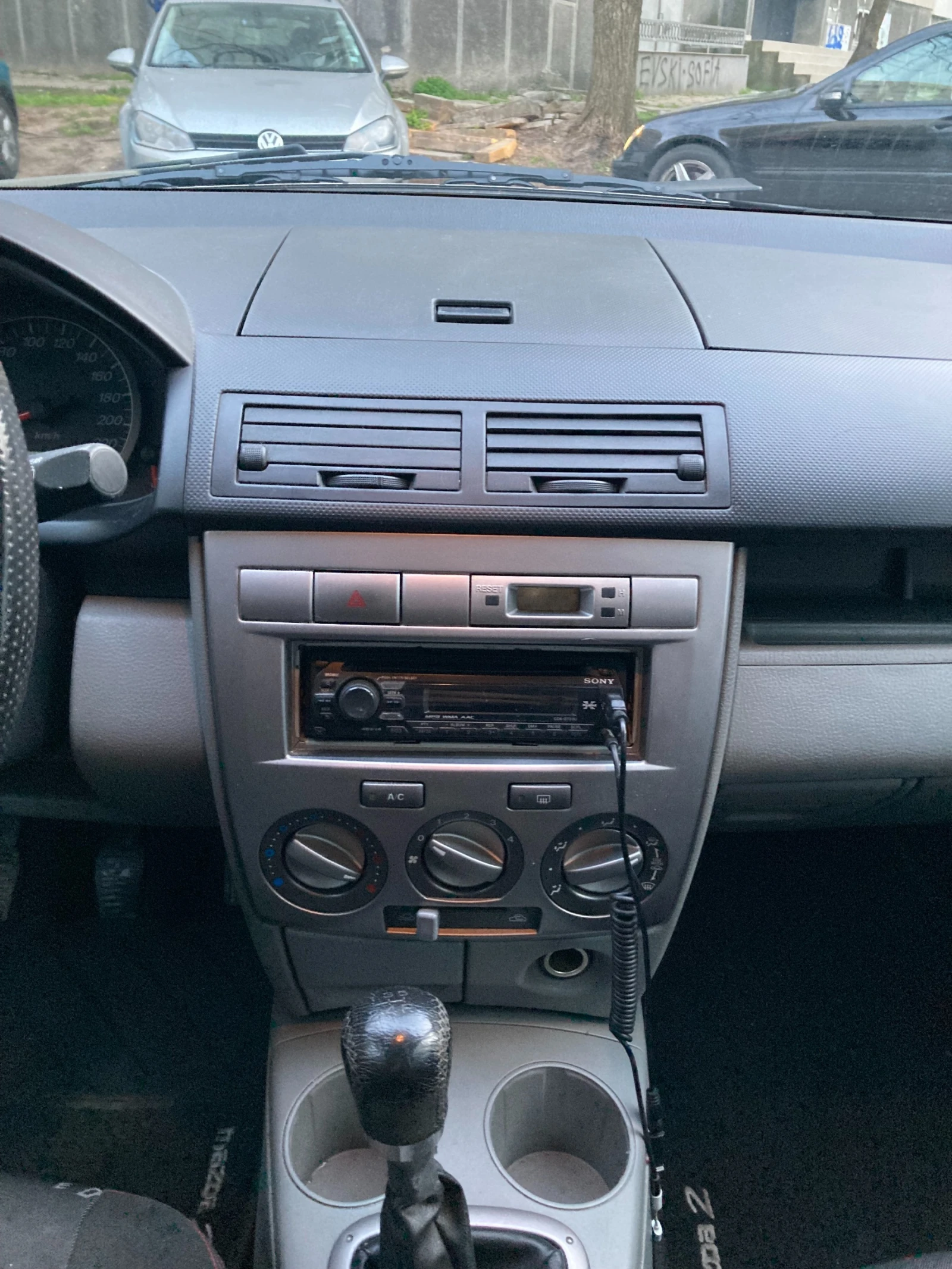 Mazda 2, снимка 6 - Автомобили и джипове - 54512267