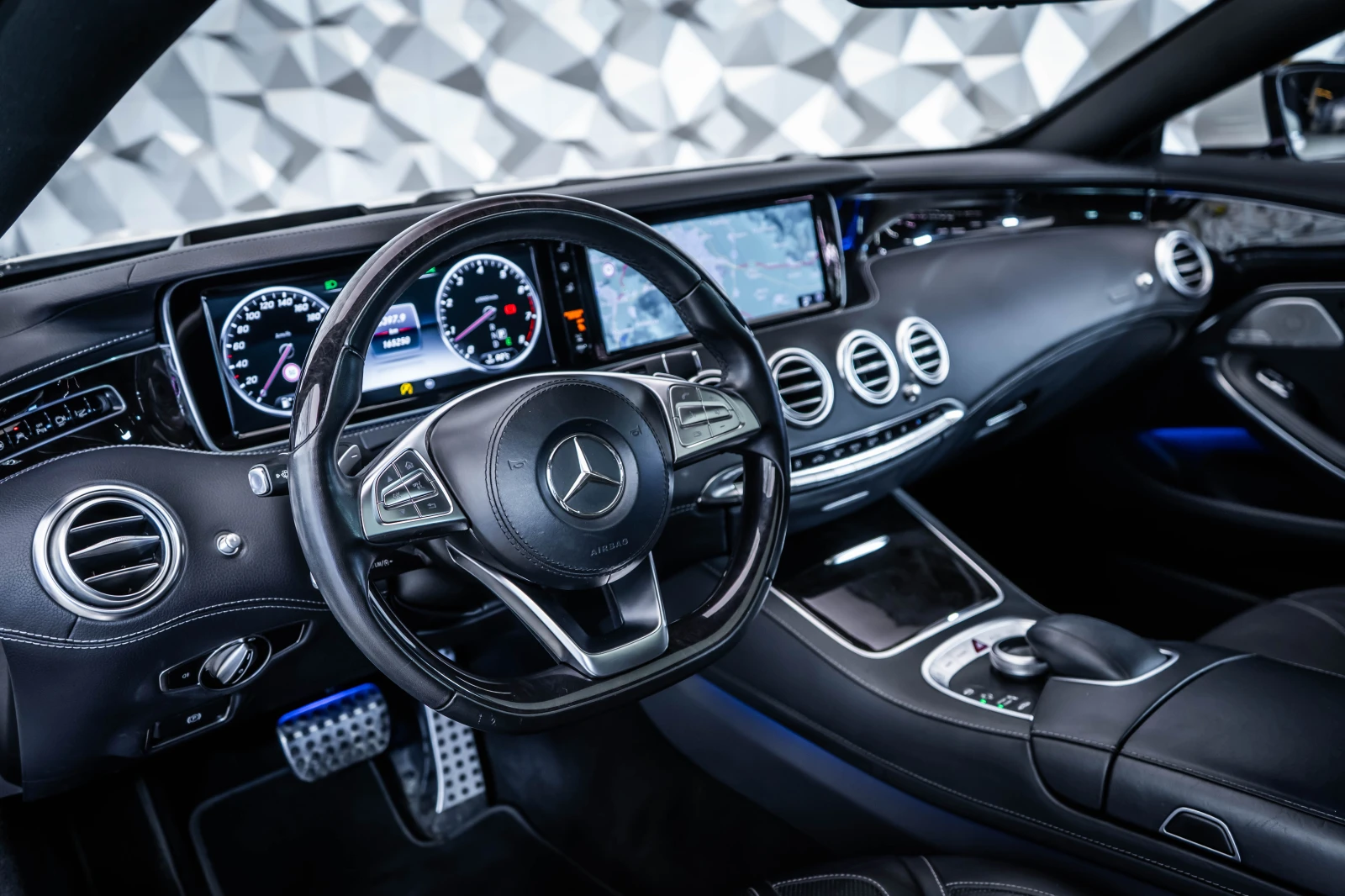 Mercedes-Benz S 500 4M Coupe AMG* Burmester* Dis* 360* KeyGo* LED* Pan, снимка 8 - Автомобили и джипове - 54553880
