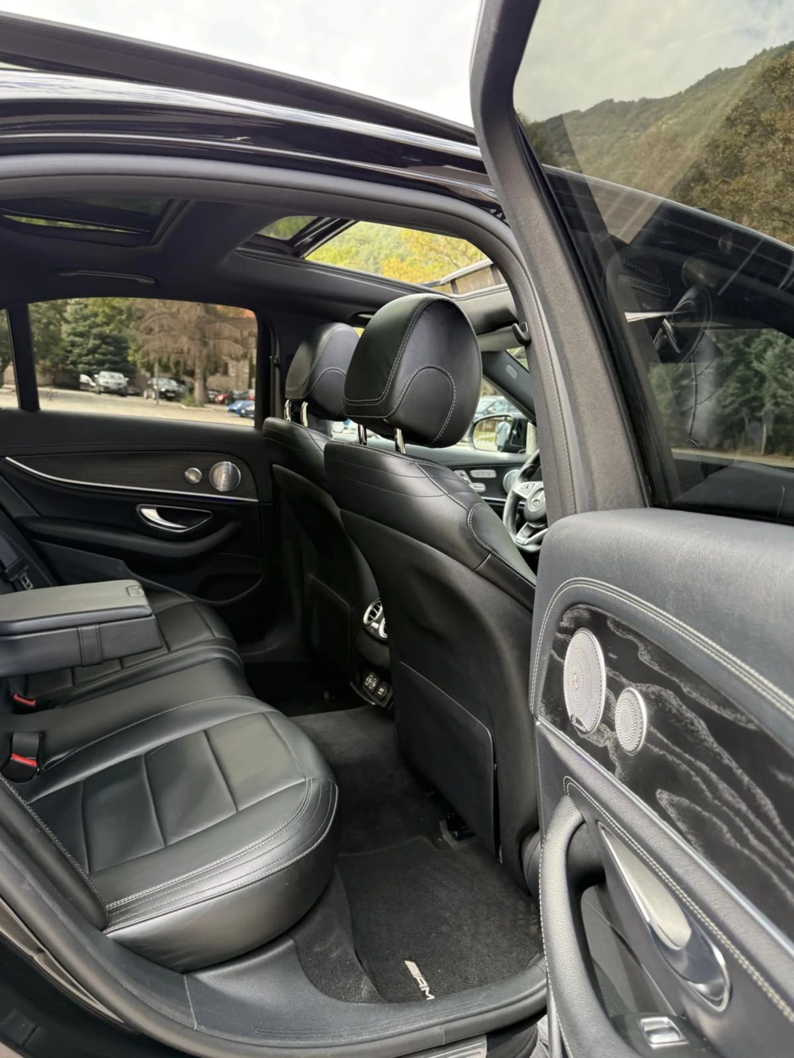 Mercedes-Benz E 220 Mercedes-Benz E 220 d AMG Line / Double Panorama /, снимка 7 - Автомобили и джипове - 54681329